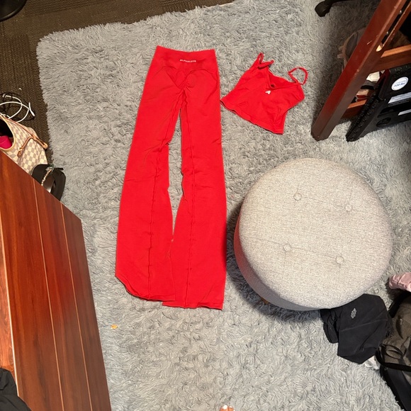 Alphalete Vibrant Red flare leggings & tank - Picture 2 of 3
